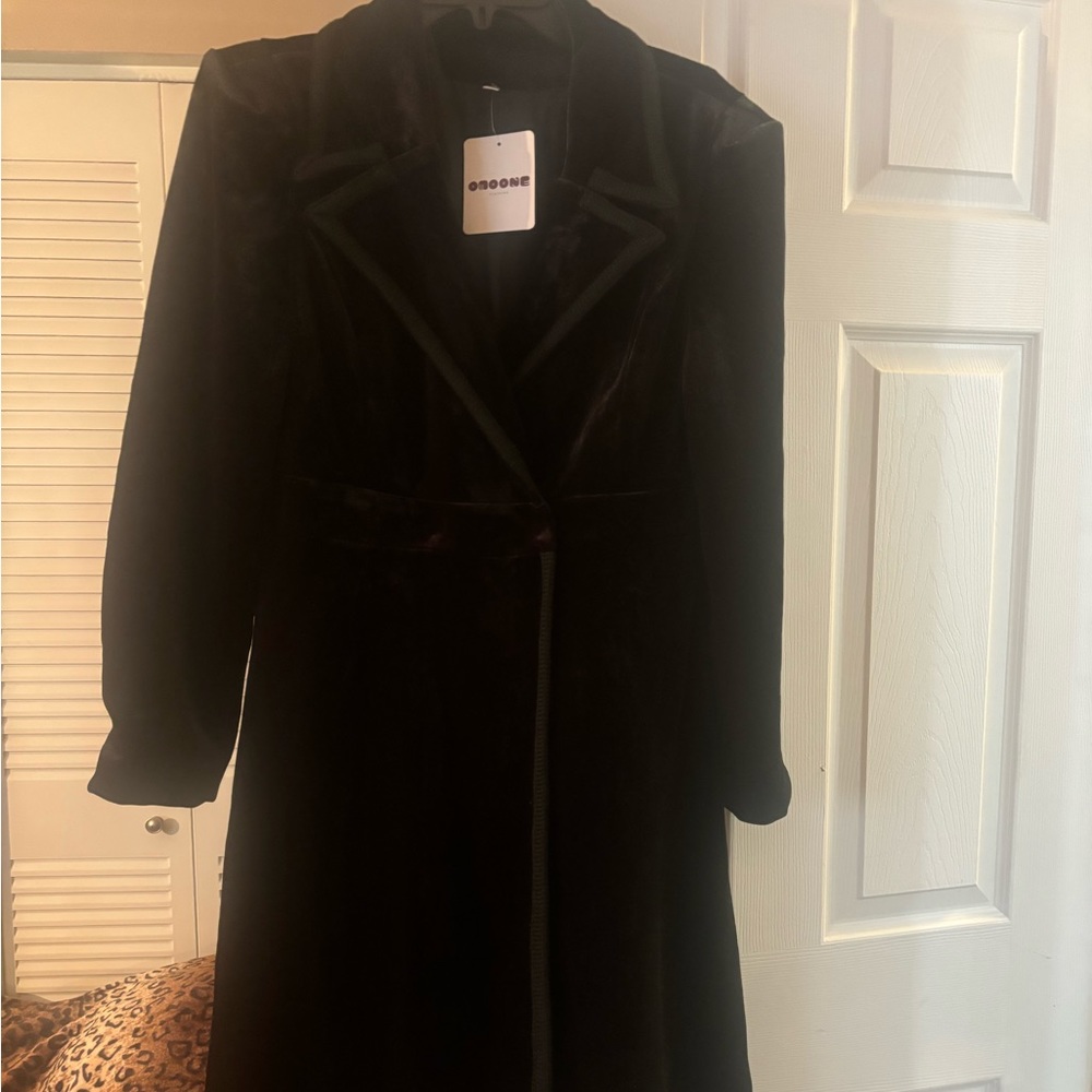 LADIES BLACK VELVET DOUBLE WAIST BUTTON KNEE LENGTH COAT.